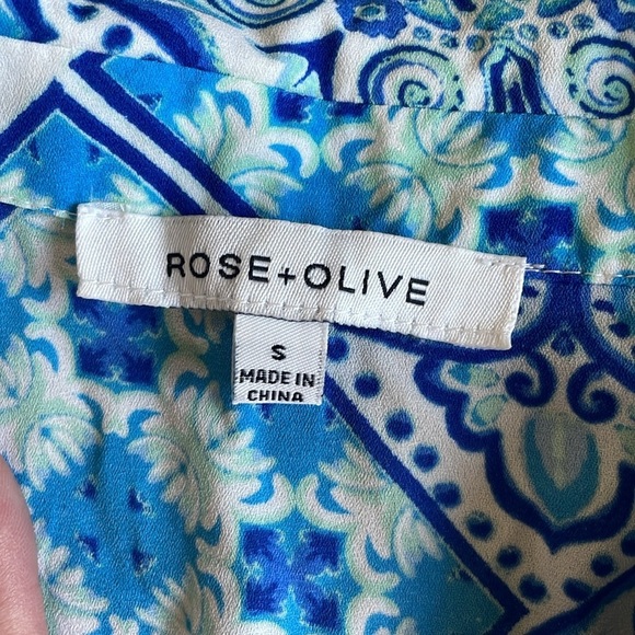 Rose & Olive Vibrant Blue Bohemian Paisley Button Down Crop Blouse - Picture 10 of 12